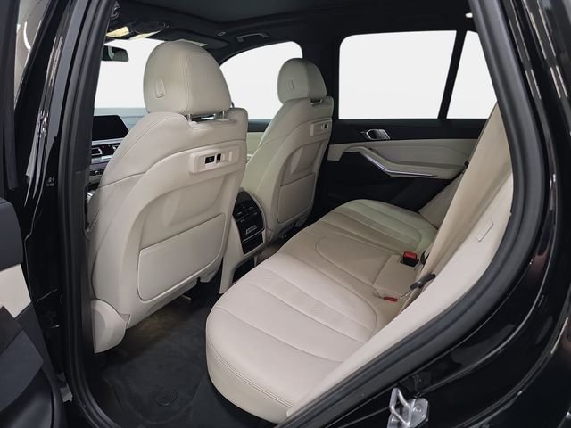 Used 2022 Jet Black BMW xDrive40i image 12