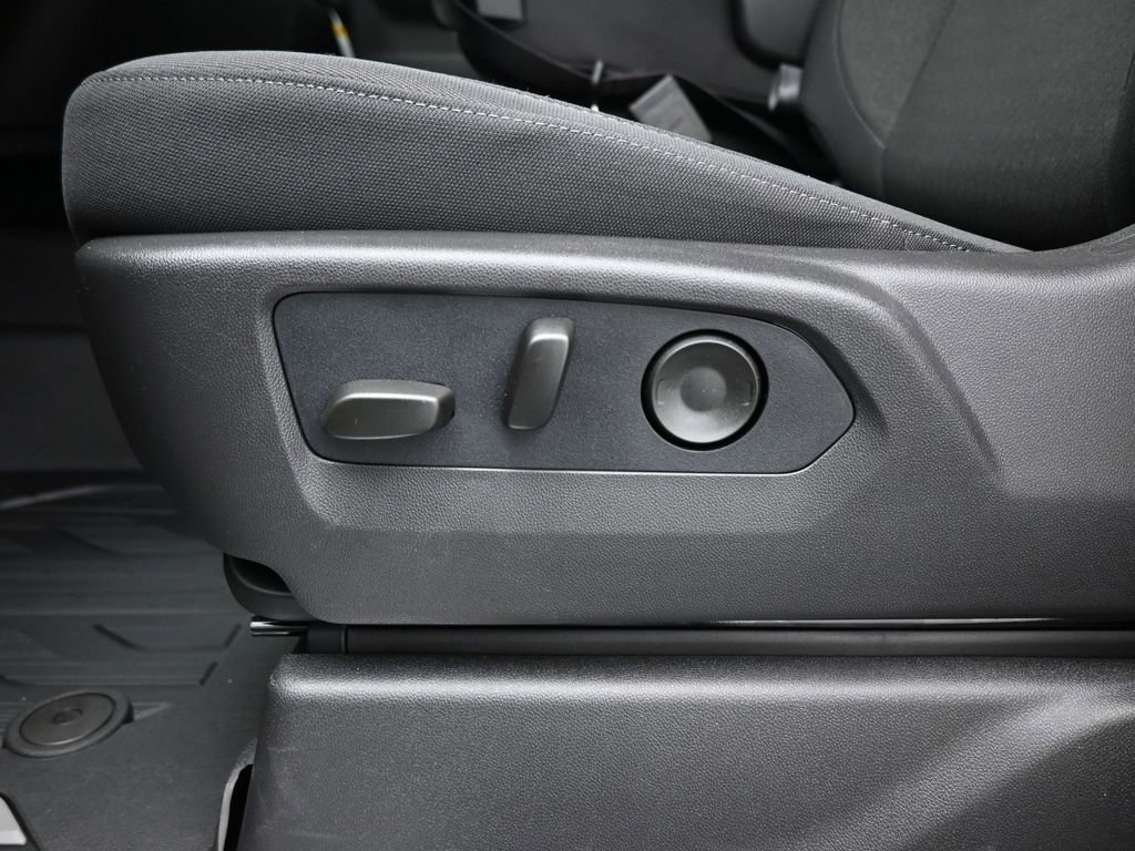 New 2026 Sterling Metallic GMC Elevation image 13