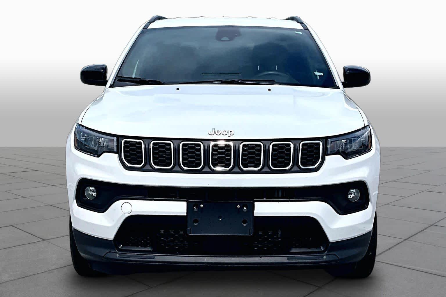 Used 2024 Bright White Clearcoat Jeep Latitude image 4