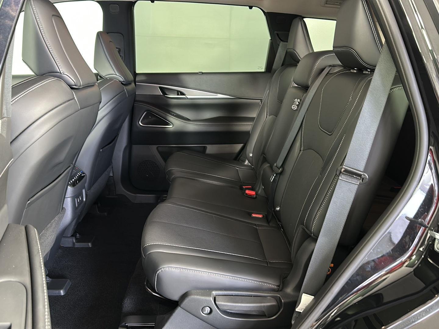 Used 2026 Mineral Black INFINITI LUXE image 36