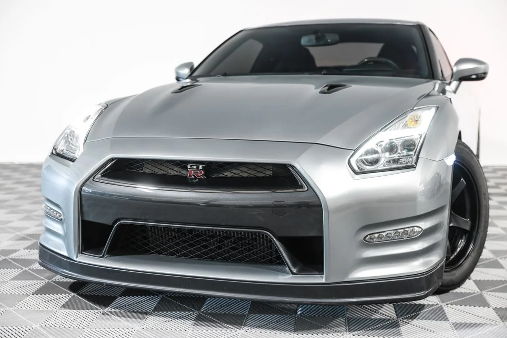 Used 2015 Silver Nissan Black Edition image 10