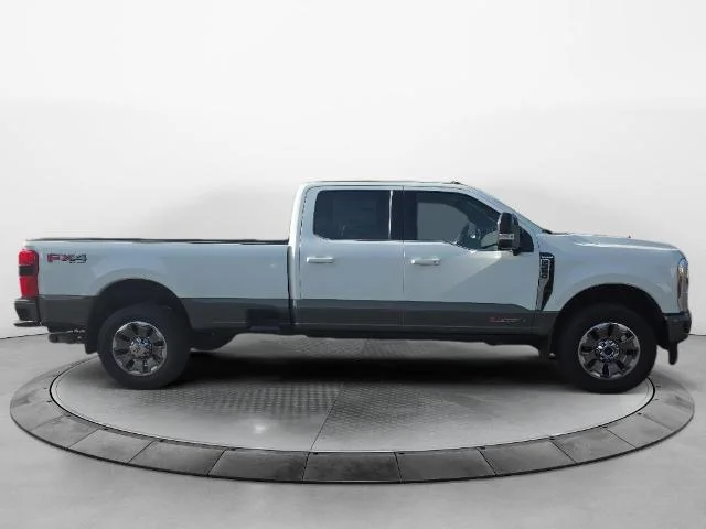 New 2027 Star White Metallic Tri-Coat Ford F-350® King Ranch® image 4