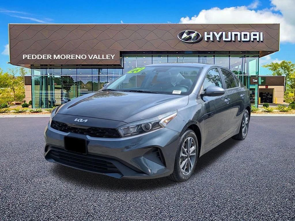 Used 2023 Gray Kia LXS image 6