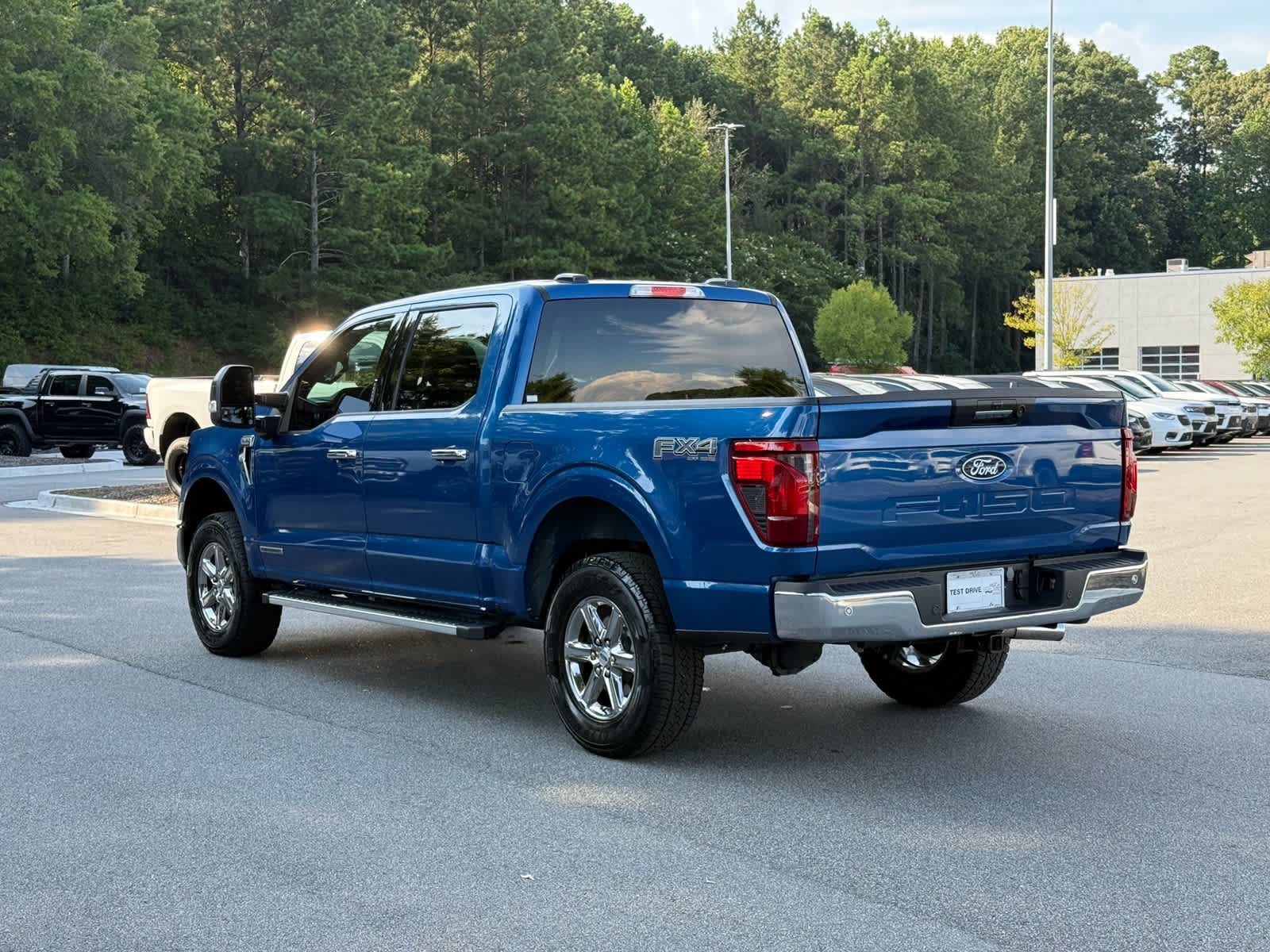 Used 2024 Atlas Blue Metallic Ford XLT image 3