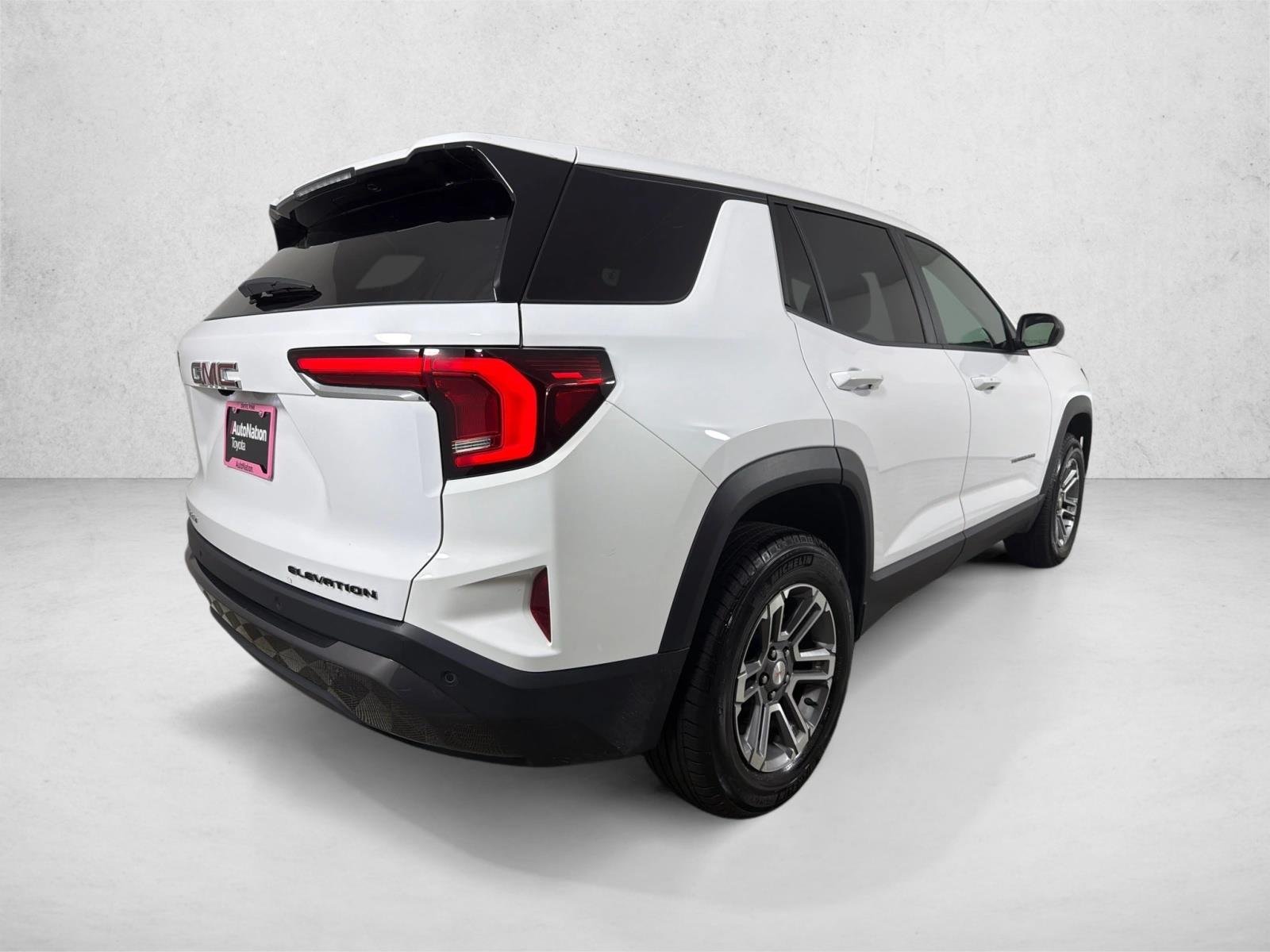 Used 2026 White GMC FWD Elevation image 4