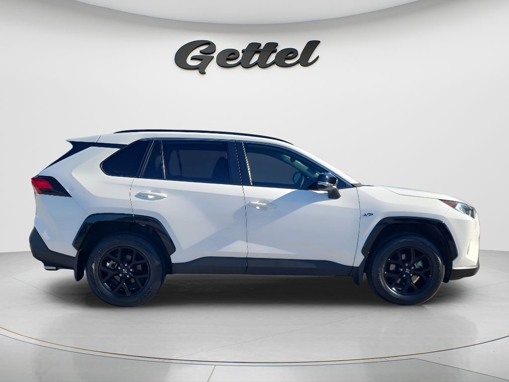 Used 2021 White Toyota XLE image 4
