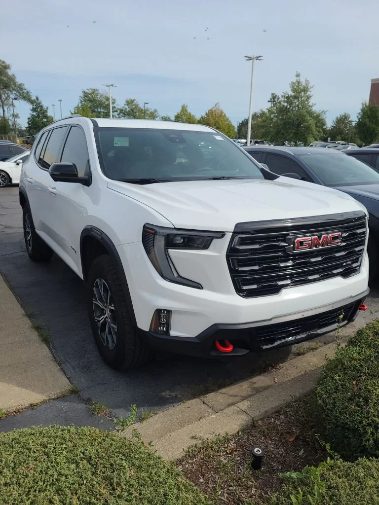 Used 2024 White GMC AT4 image 2