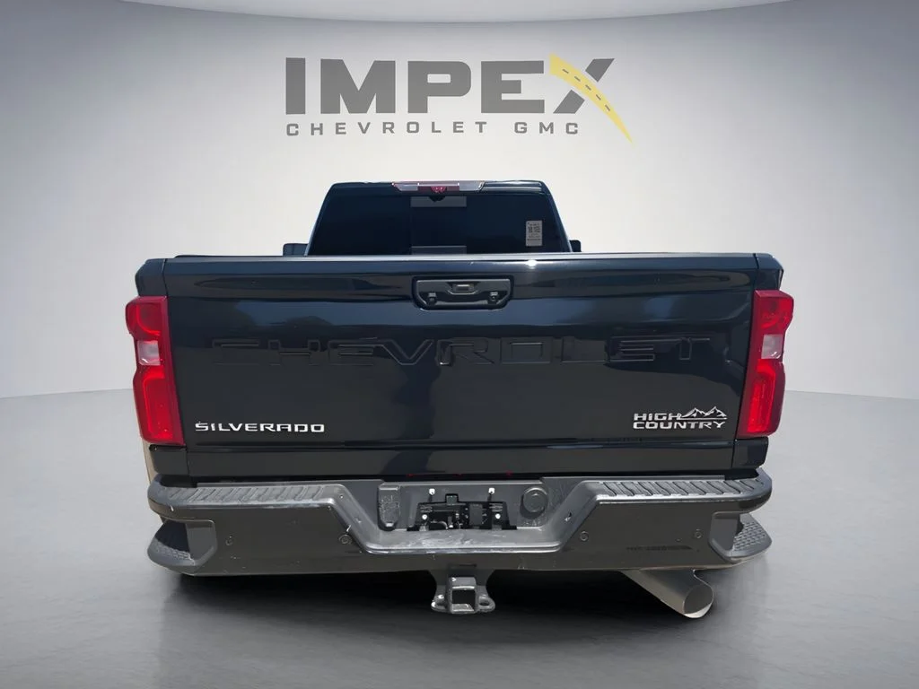 Used 2023 Black Chevrolet High Country image 3
