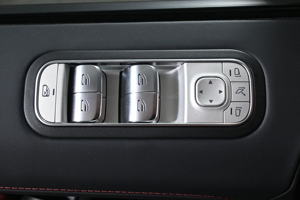 Certified Used 2025 MANUFAKTUR Cardinal Red Metallic Mercedes-Benz G 63 AMG® image 29