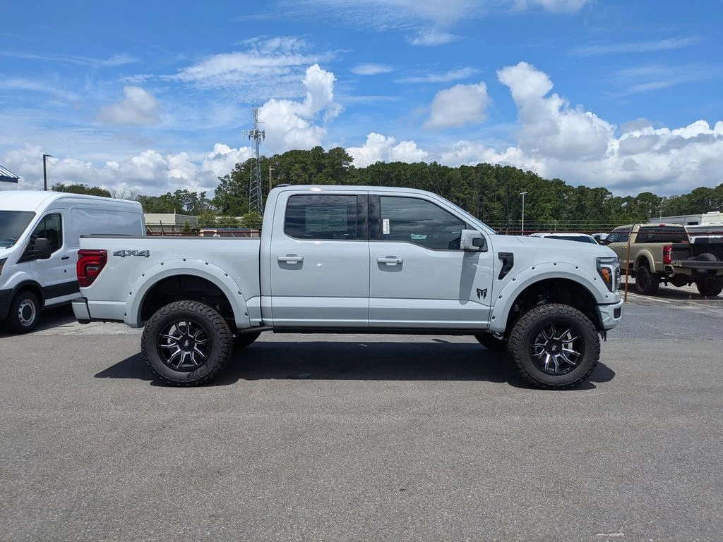 New 2026 Avalanche Ford Lariat image 3