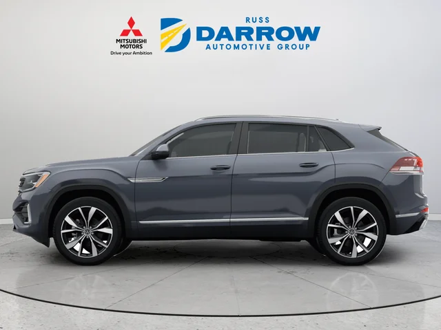 Used 2024 Gray Volkswagen 2.0T SE w/Technology image 2