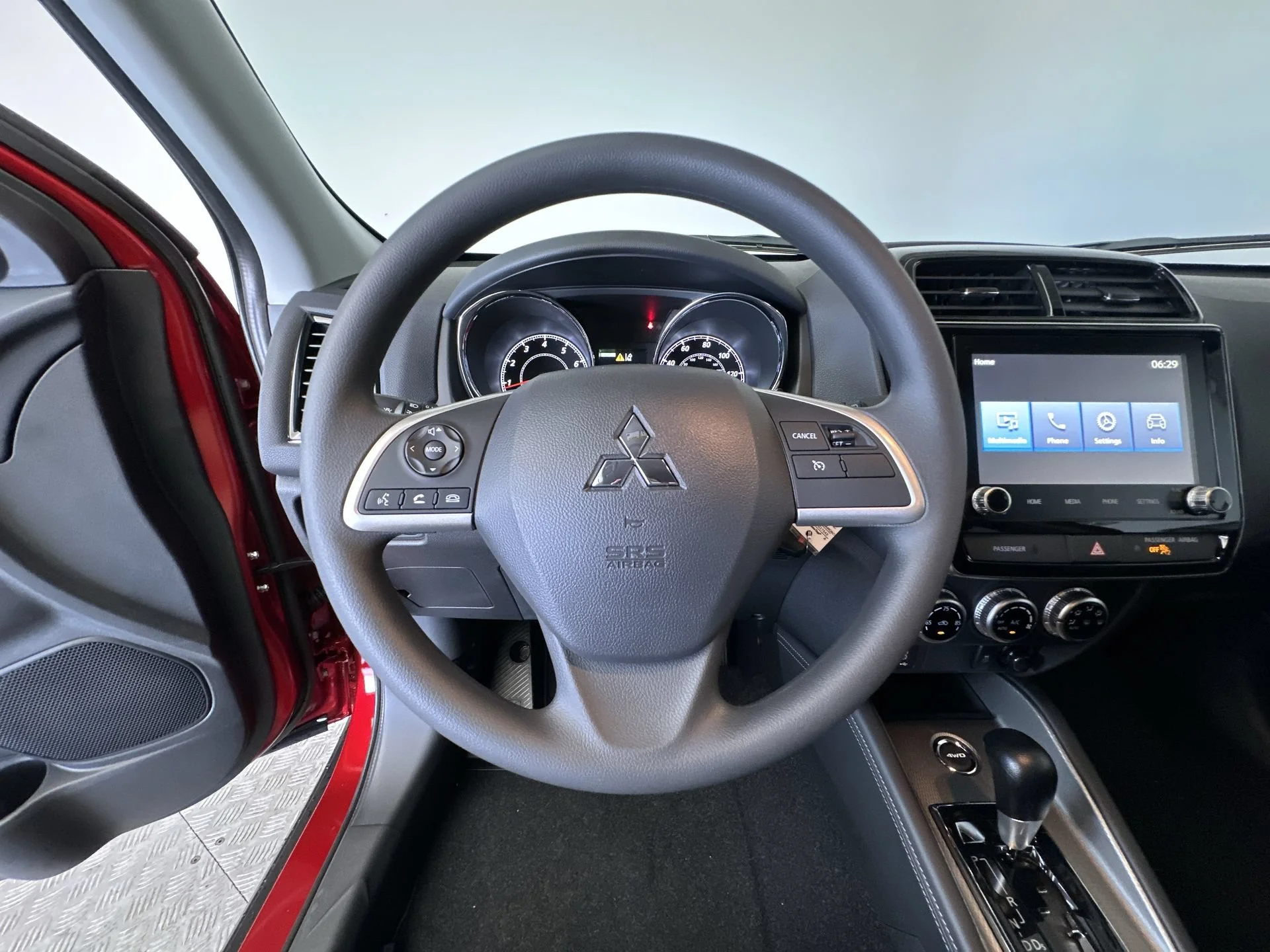 New 2026 Red Diamond Mitsubishi ES image 16