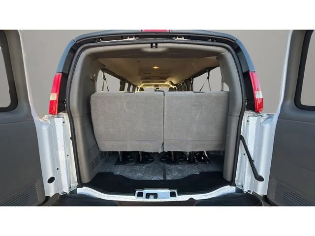 Used 2024 Summit White Chevrolet 1LT image 27