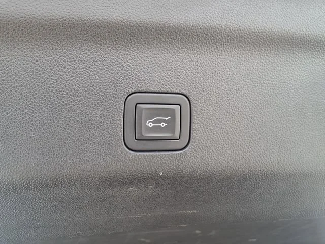 Used 2025 Black Chevrolet Z71 image 8