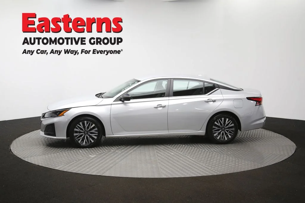 Used 2024 Silver Nissan 2.5 SV image 59