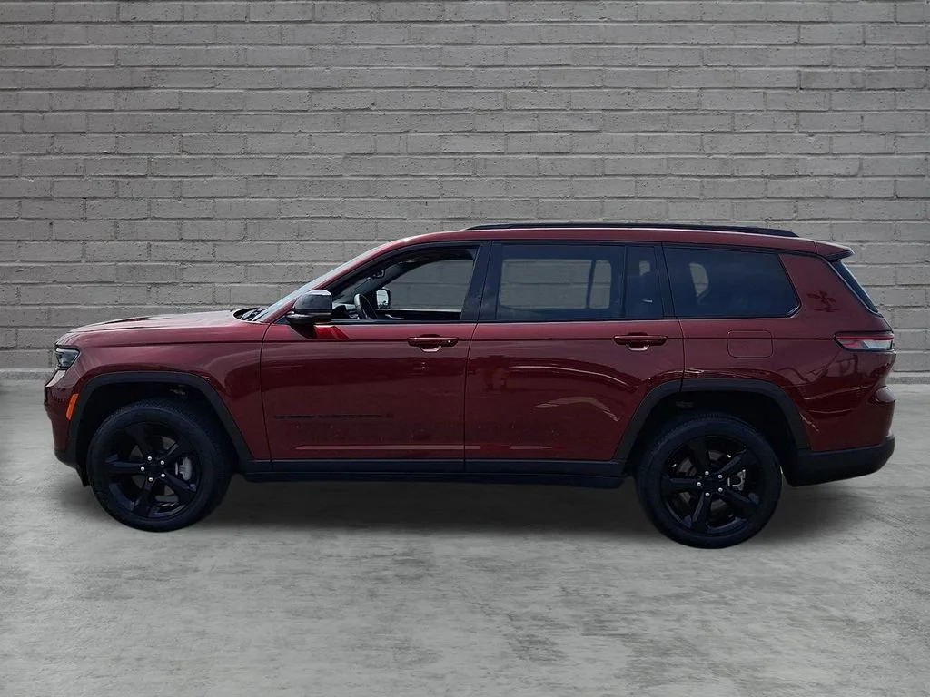 Used 2024 Red Jeep Altitude X 4x4 image 7