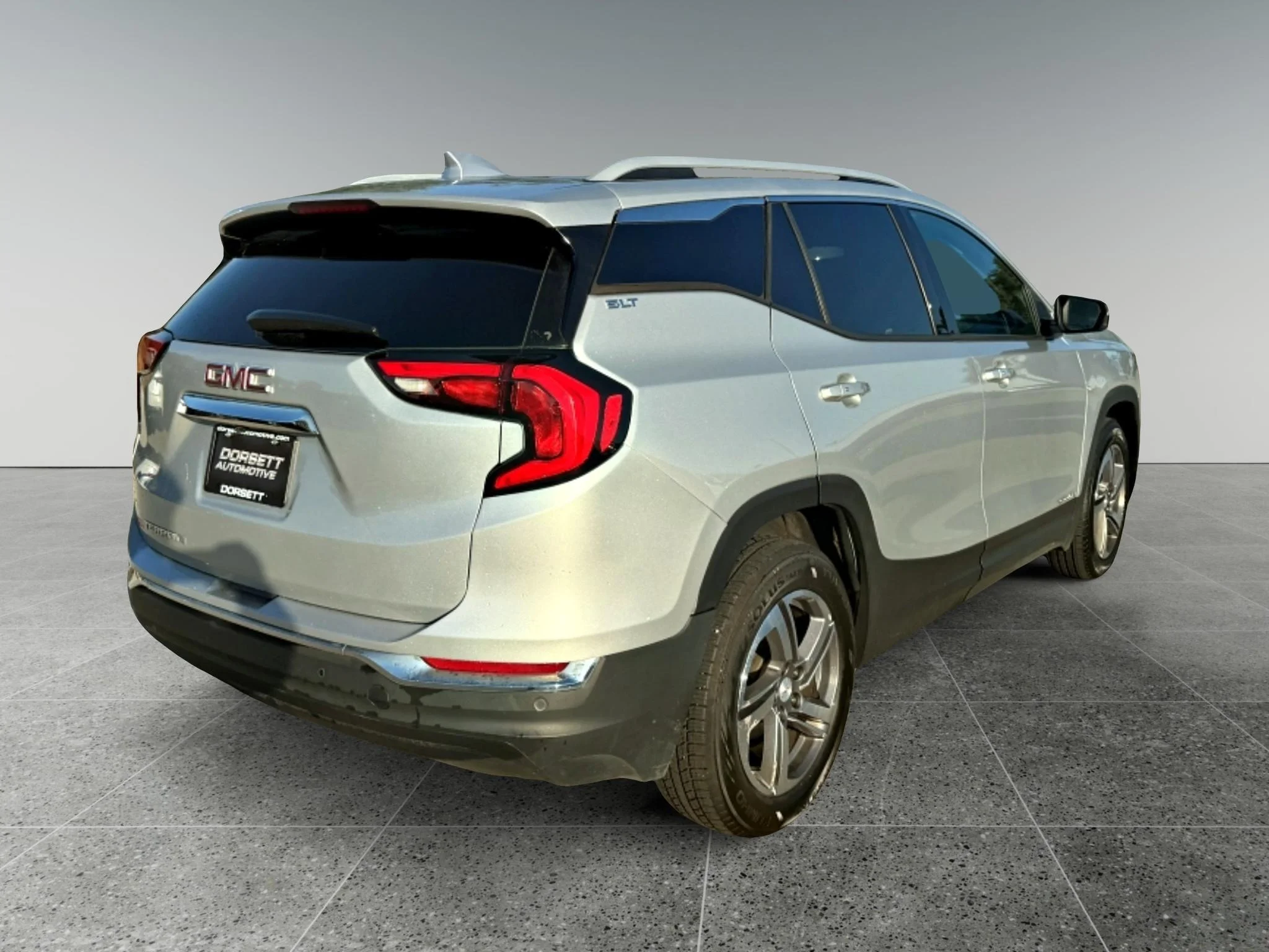 Used 2018 Quicksilver Metallic GMC SLT image 6