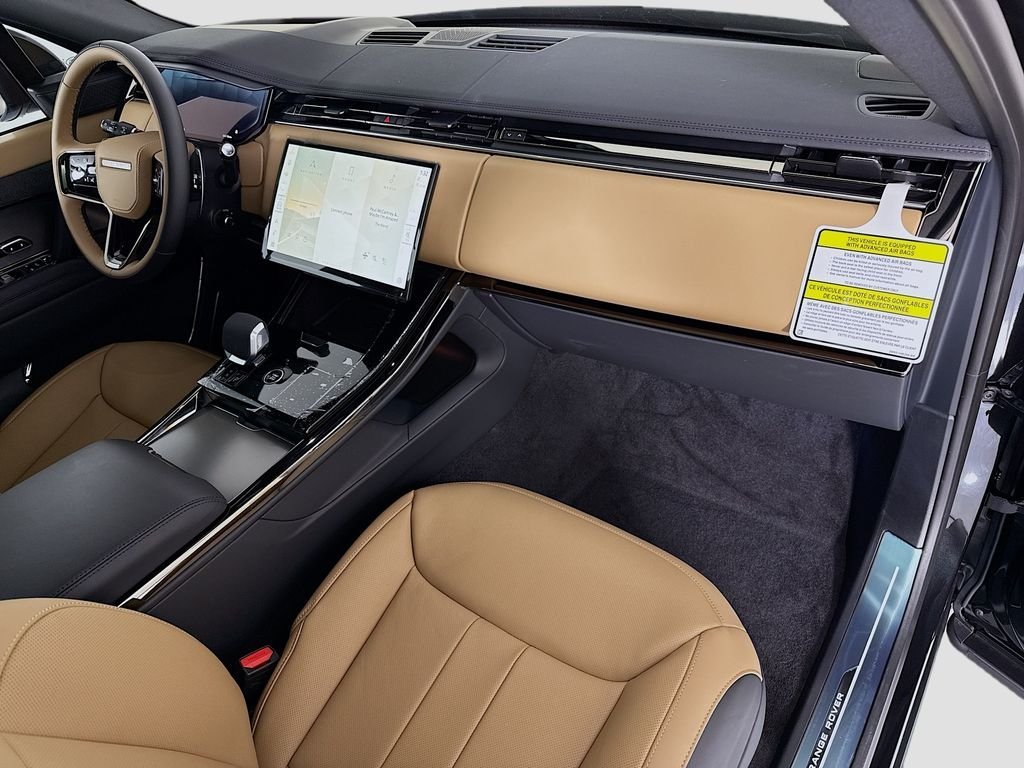 New 2026 Santorini Black LAND ROVER Dynamic SE image 19
