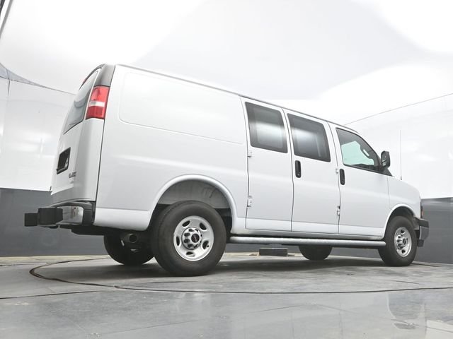 Used 2025 White GMC Work Van image 37