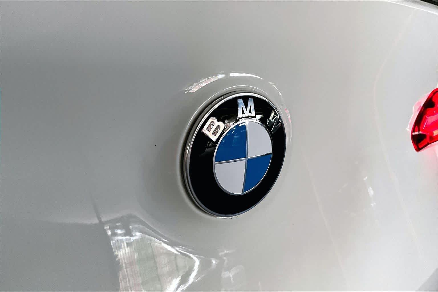 Used 2025 Alpine White BMW 30 xDrive image 28
