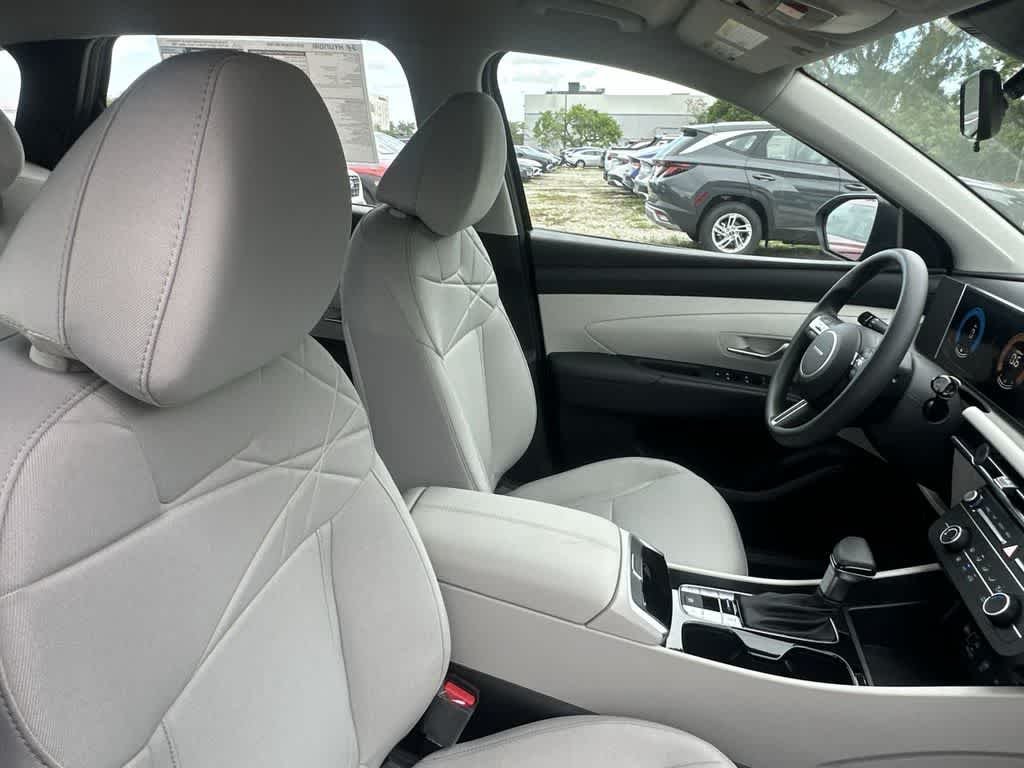 New 2026 Phantom Black Hyundai SE image 11