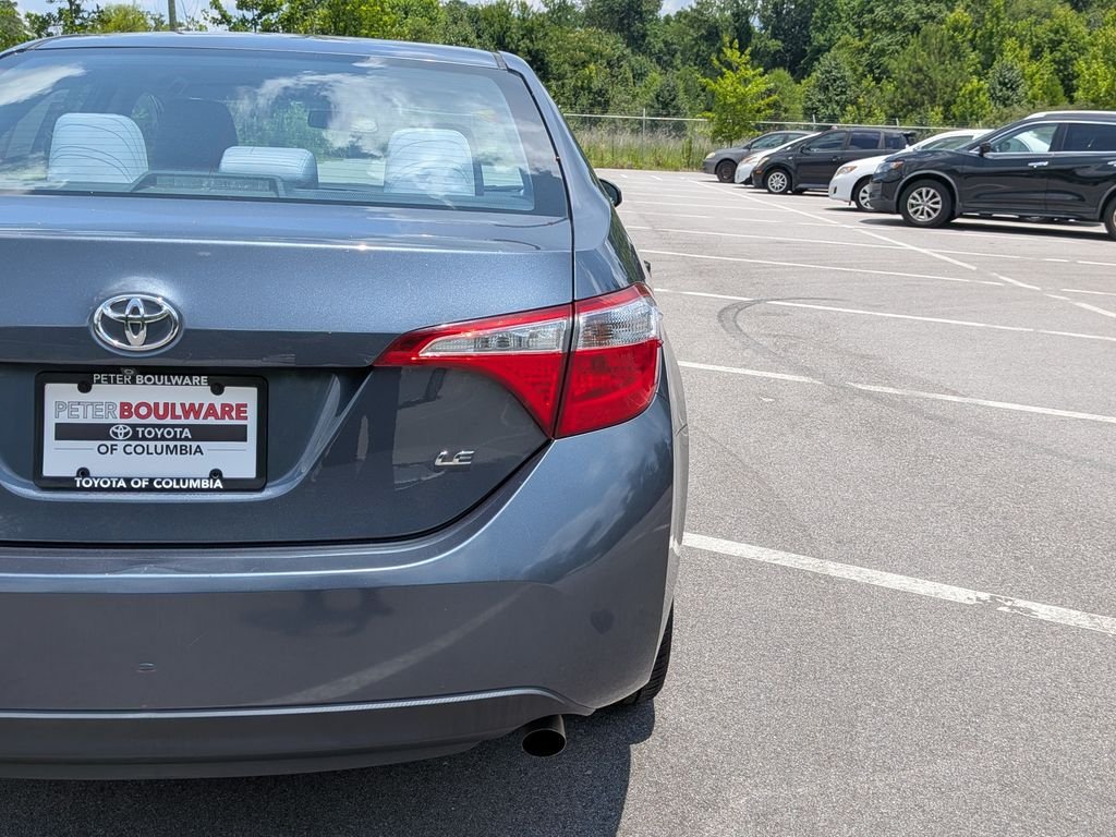 Used 2015 Gray Toyota LE image 7