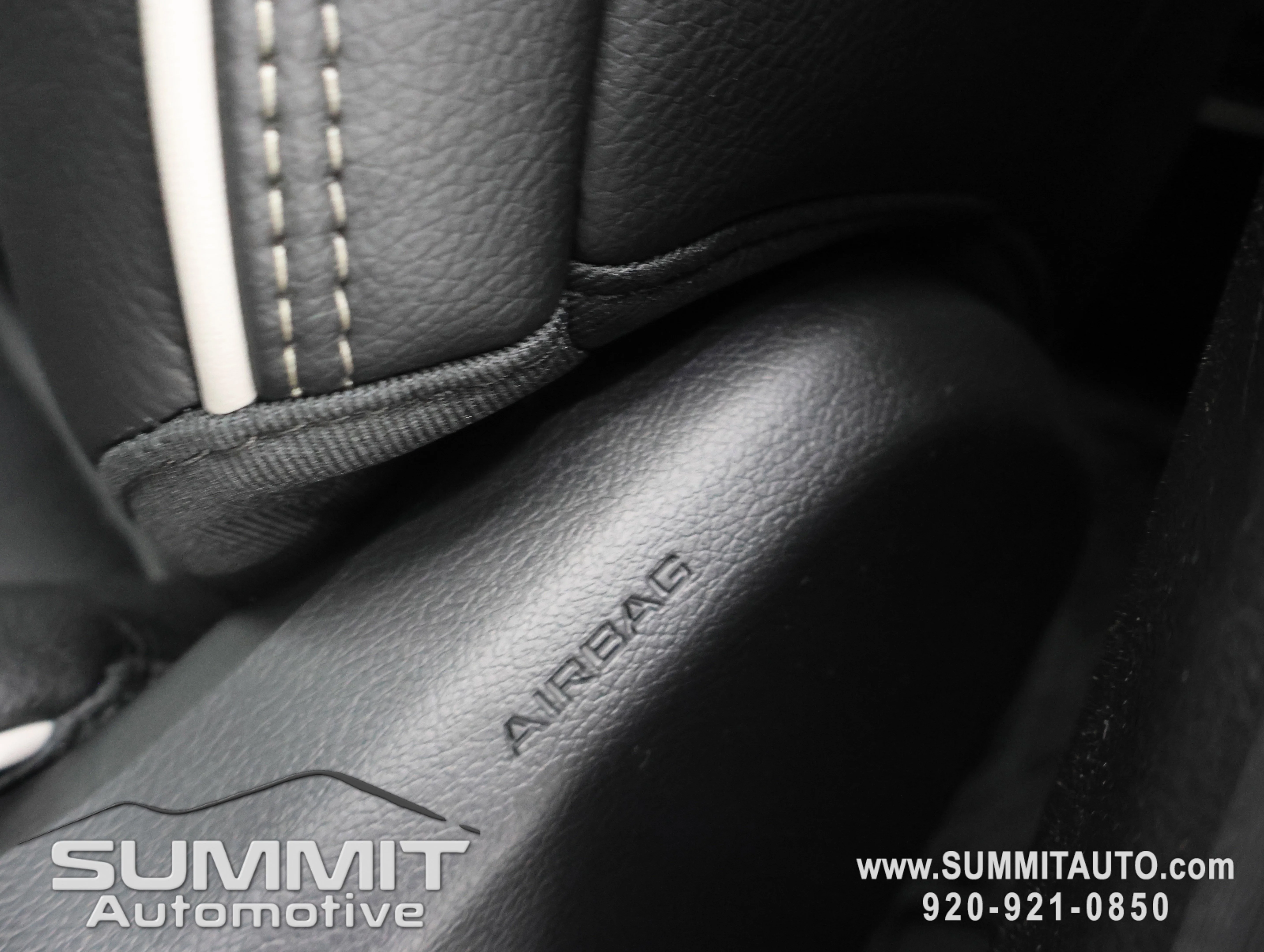 New 2026 Diamond Black Crystal Pearl-Coat Exterior Paint RAM Laramie image 51