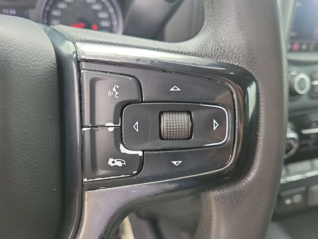 Used 2020  Chevrolet LT image 24