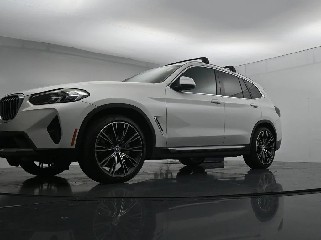 Used 2022 White BMW xDrive30i image 20