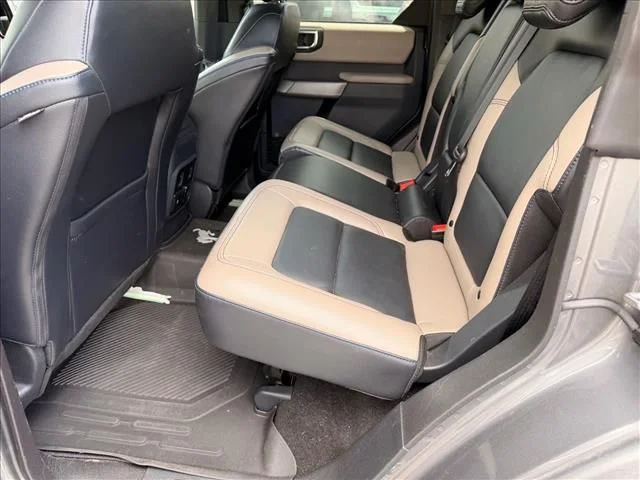 Used 2023 Gray Ford Wildtrak image 18