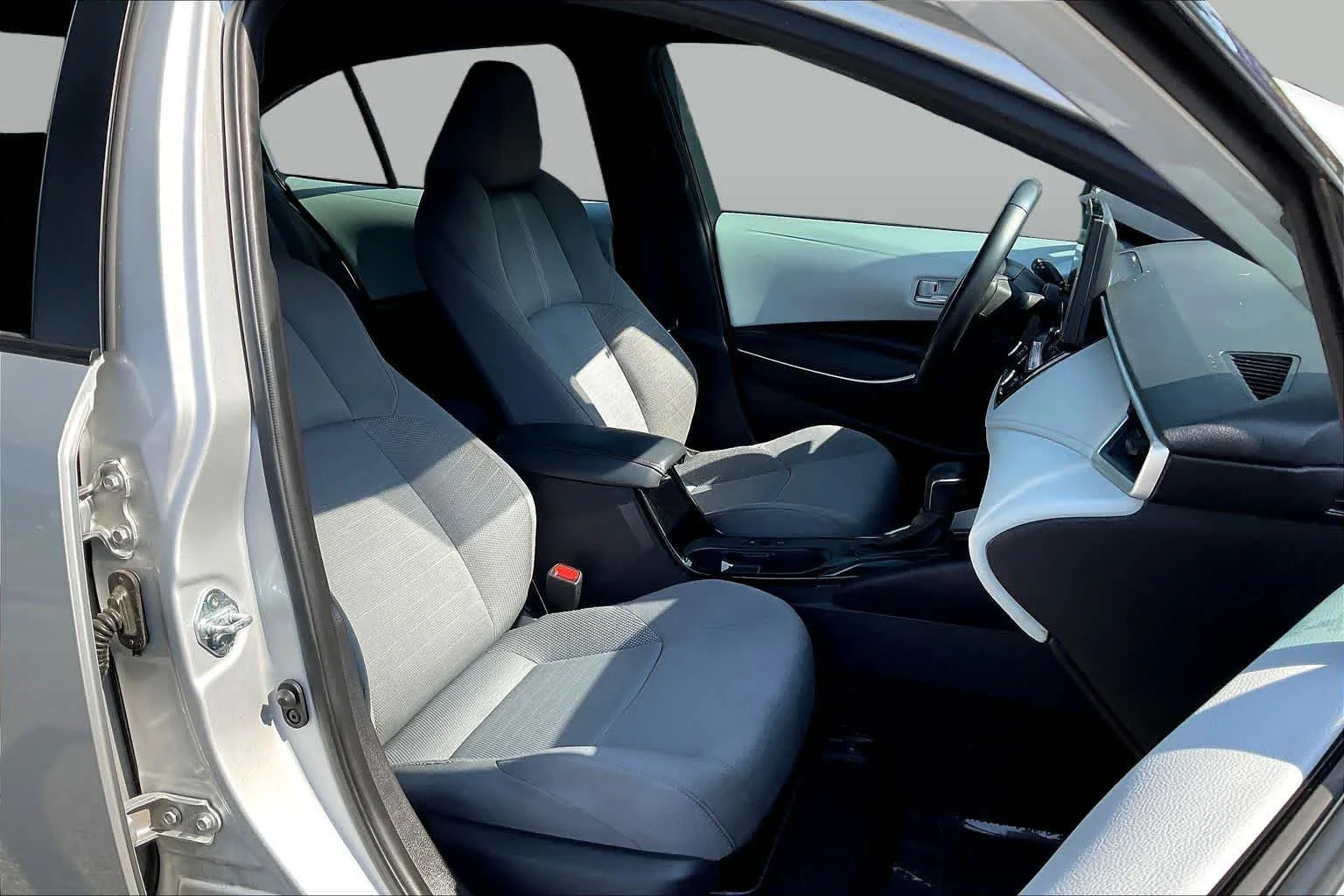 Used 2025 Classic Silver Metallic Toyota SE image 9