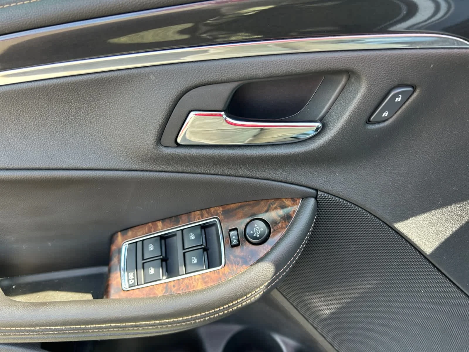 Used 2015 Silver Topaz Metallic Chevrolet LT image 15