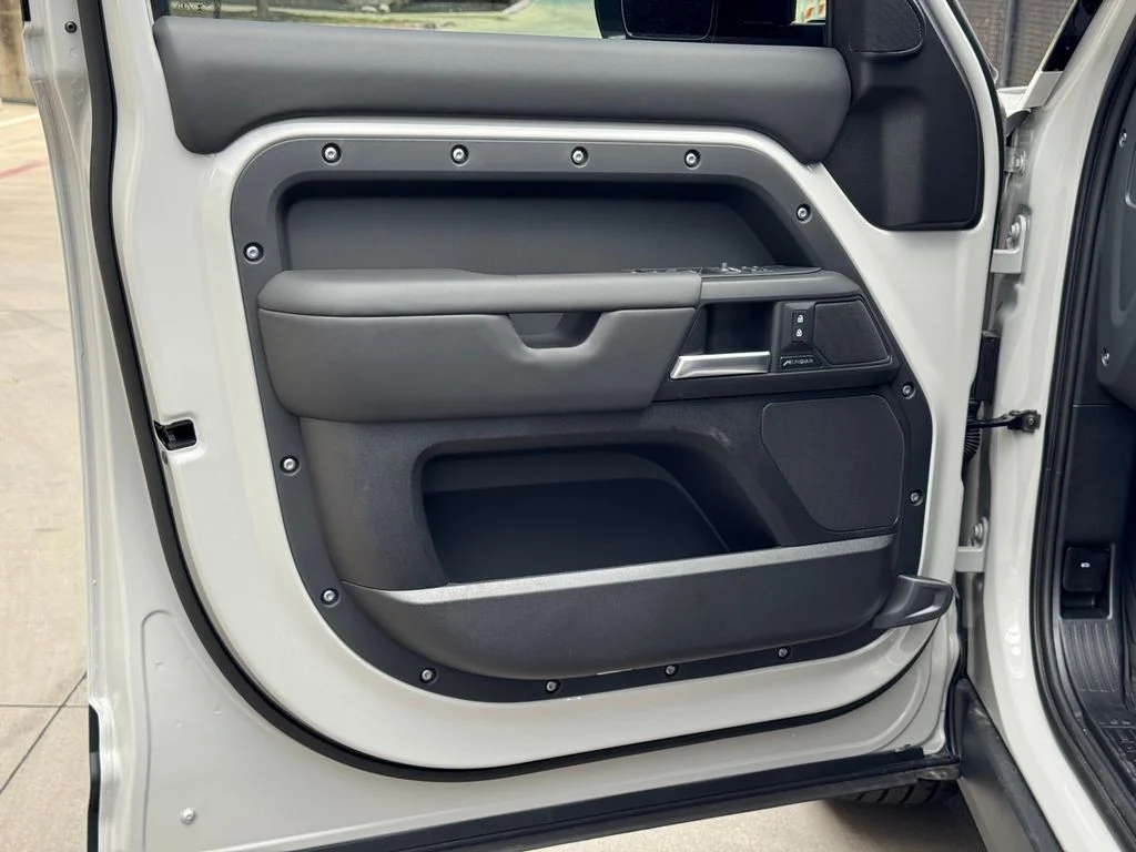 New 2026 Fuji White Land Rover S image 12