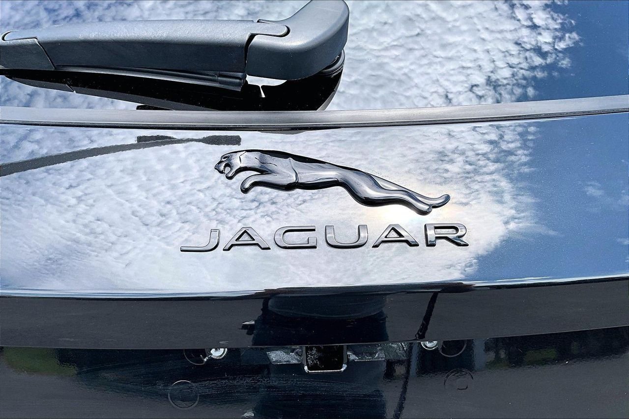 2024 Jaguar F-PACE R-Dynamic S - Photo 26
