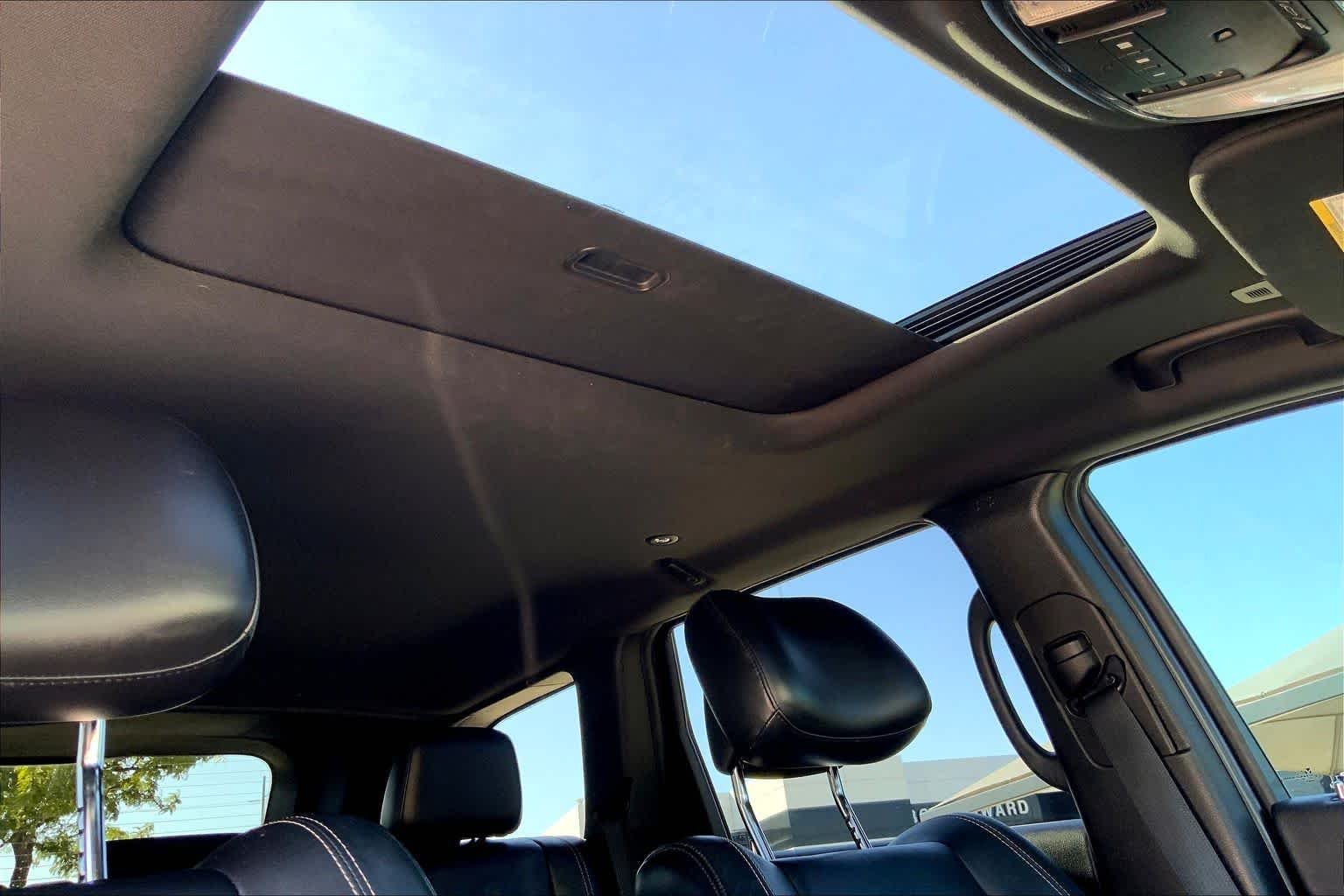Used 2017 Granite Crystal Metallic Clearcoat Jeep Limited image 14