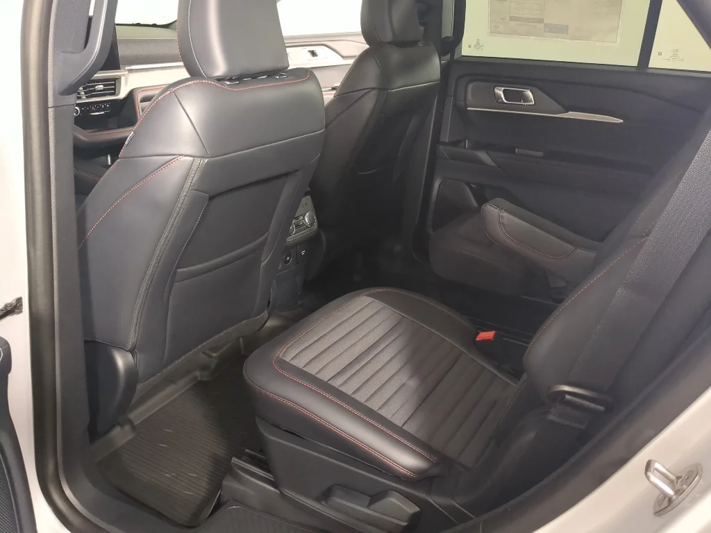 New 2026 Space White Metallic Ford ST-Line image 14