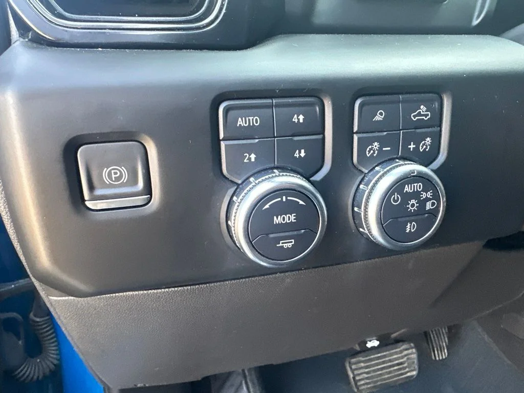 Used 2022 Blue GMC AT4 image 12