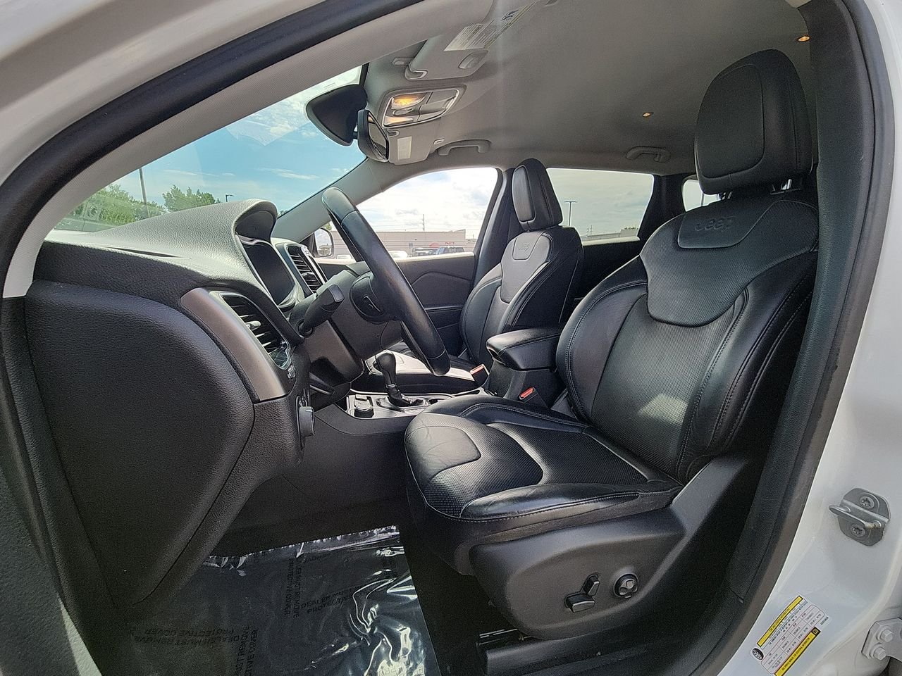 Used 2019 Bright White Clearcoat Jeep Limited image 11