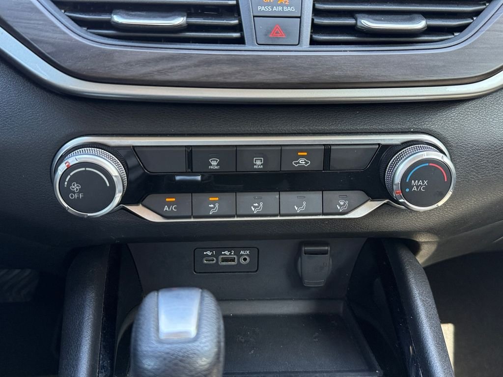 Used 2024 Red Nissan 2.5 SV image 22
