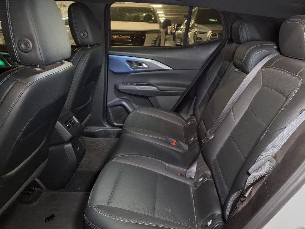 Used 2024 Iridescent Pearl Tricoat Chevrolet 2LT image 19