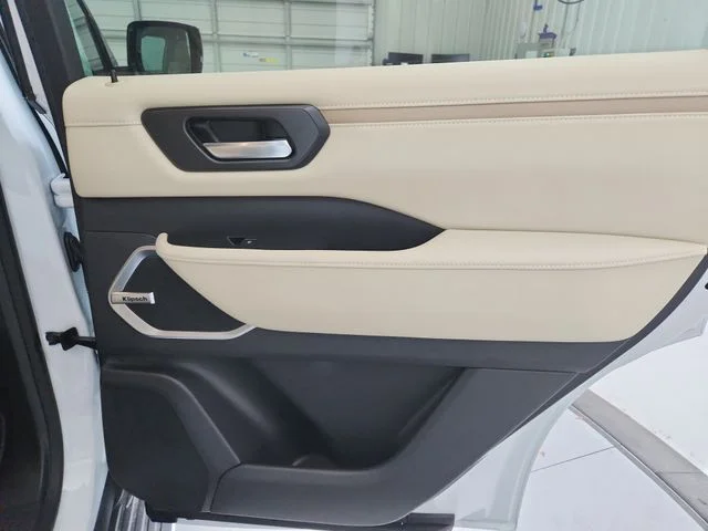 New 2026 White Nissan Platinum Reserve image 44