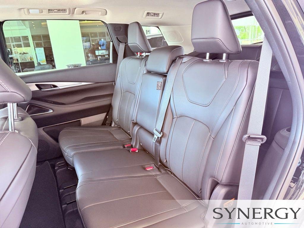 New 2027 MINERAL BLACK INFINITI Luxe AWD image 30
