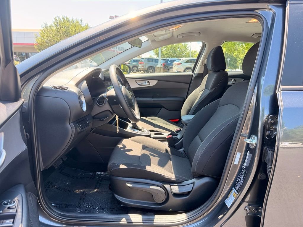 Used 2024 Gray Kia LXS image 23