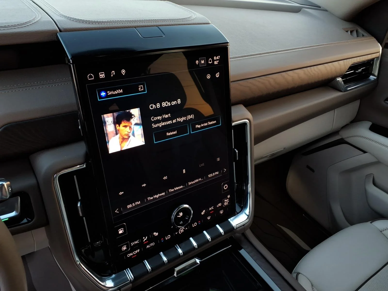 Used 2025 White GMC Denali image 10