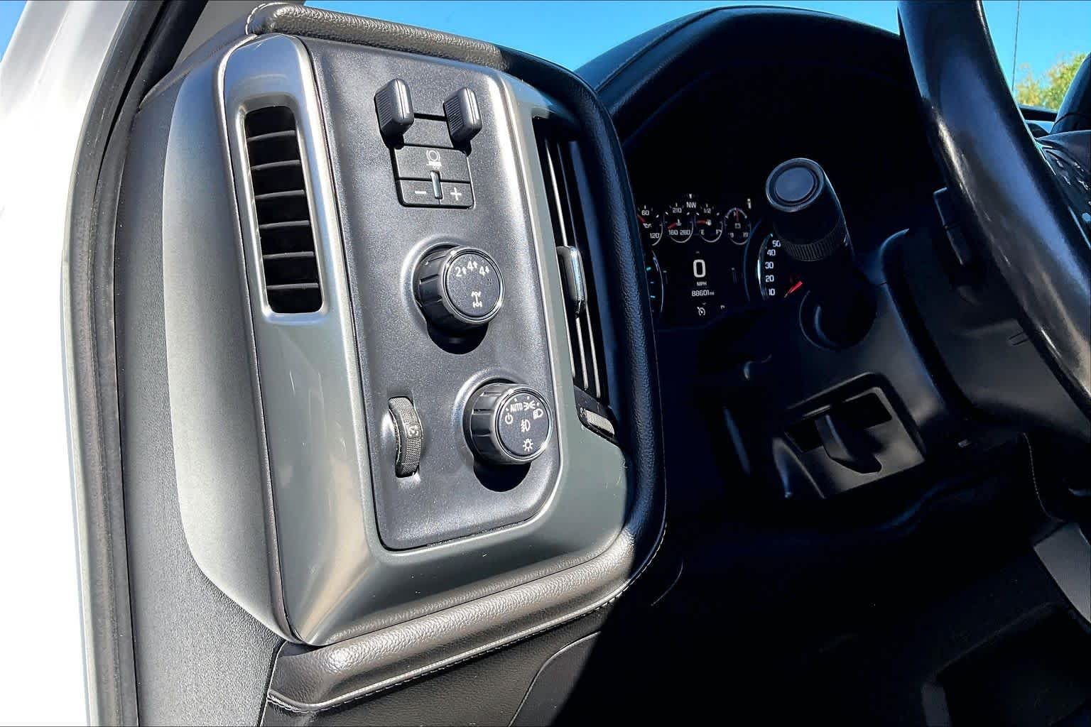 Used 2019 Summit White Chevrolet LTZ image 37