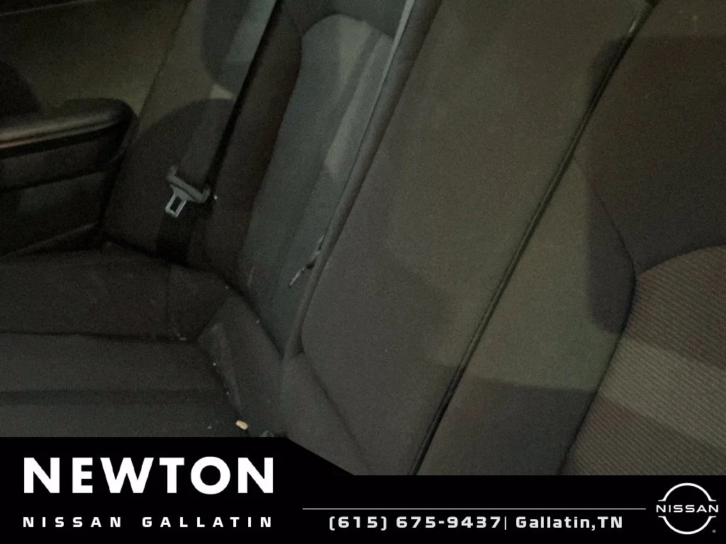 Used 2022 Silver Kia LXS image 5