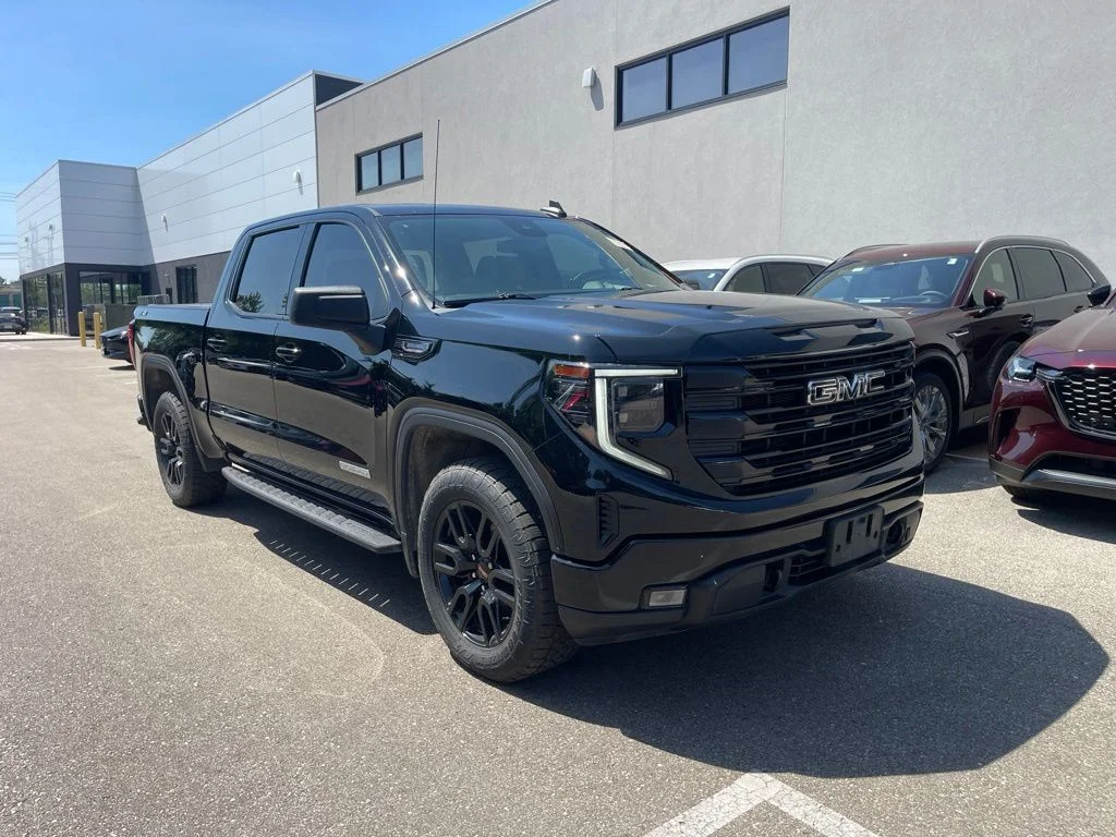 Used 2022 Onyx Black GMC Elevation image 4