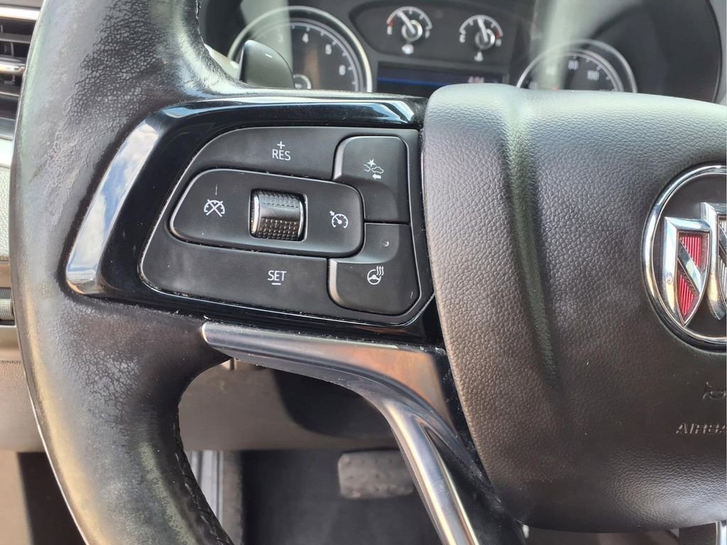 Used 2022 Summit White Buick Essence image 18