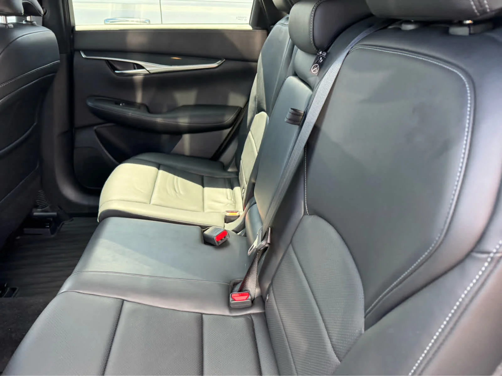 Certified Used 2023 Radiant White INFINITI SPORT image 26