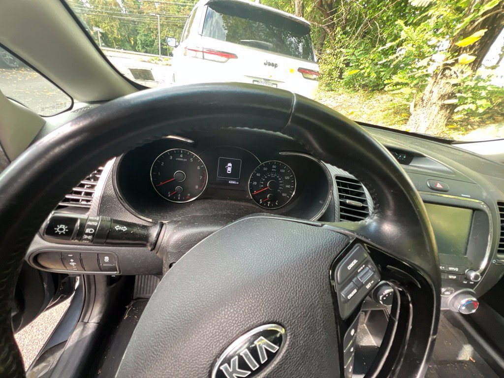 Used 2017 Gray Kia S image 9